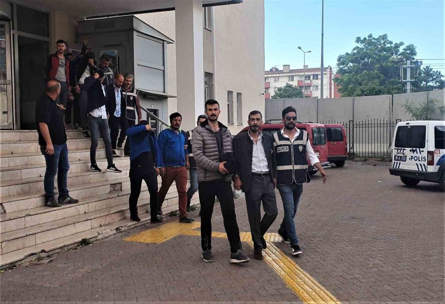 Kayseri Polisi Aranan Şahıslara Göz Açtırmıyor: 33 Gözaltı