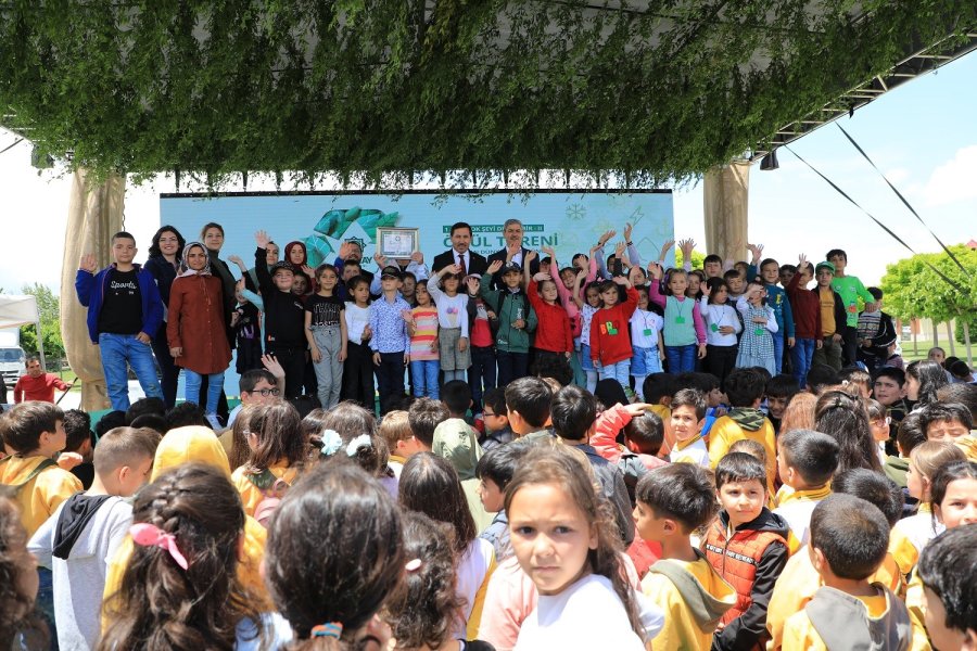Karatay’ın En Çevreci Okulları Ödüllerini Başkan Kılca’dan Aldı