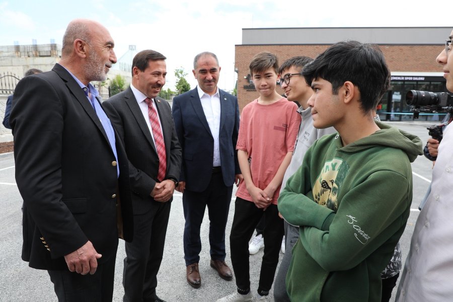 Karatay Çimenlik Kapalı Spor Salonu Hizmete Açıldı