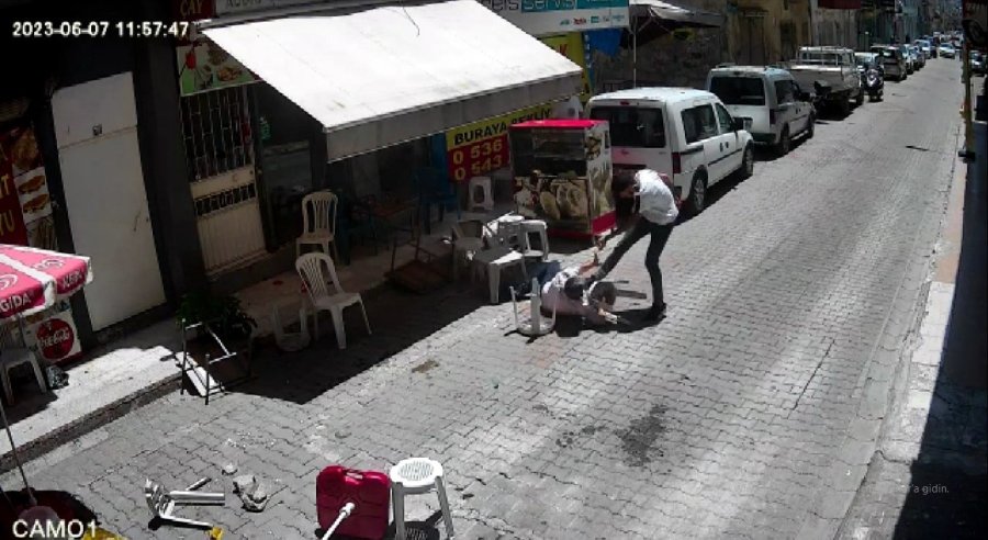 Adliye Karşısındaki Silahlı Kavga Kameralara Yansıdı