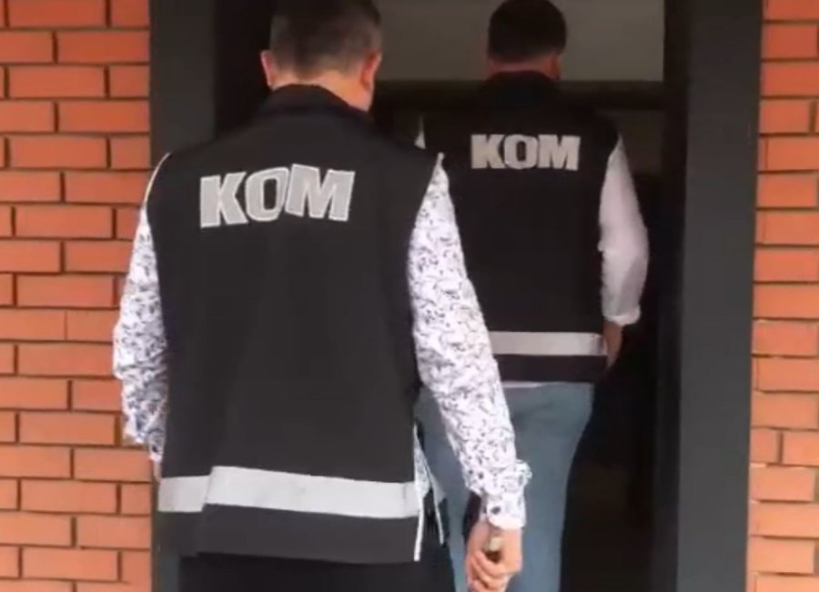 Antalya’da Bir Otelde 6 Bin 919 Şişe Sahte Alkol Ele Geçirildi