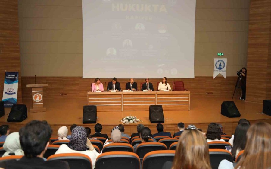 Erü’de “hukukta Kariyer Zirvesi” Düzenlendi