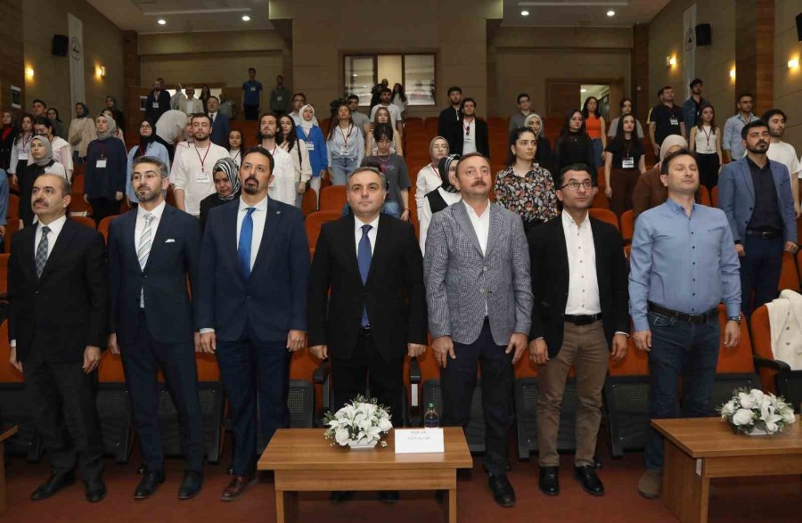 Erü’de “hukukta Kariyer Zirvesi” Düzenlendi