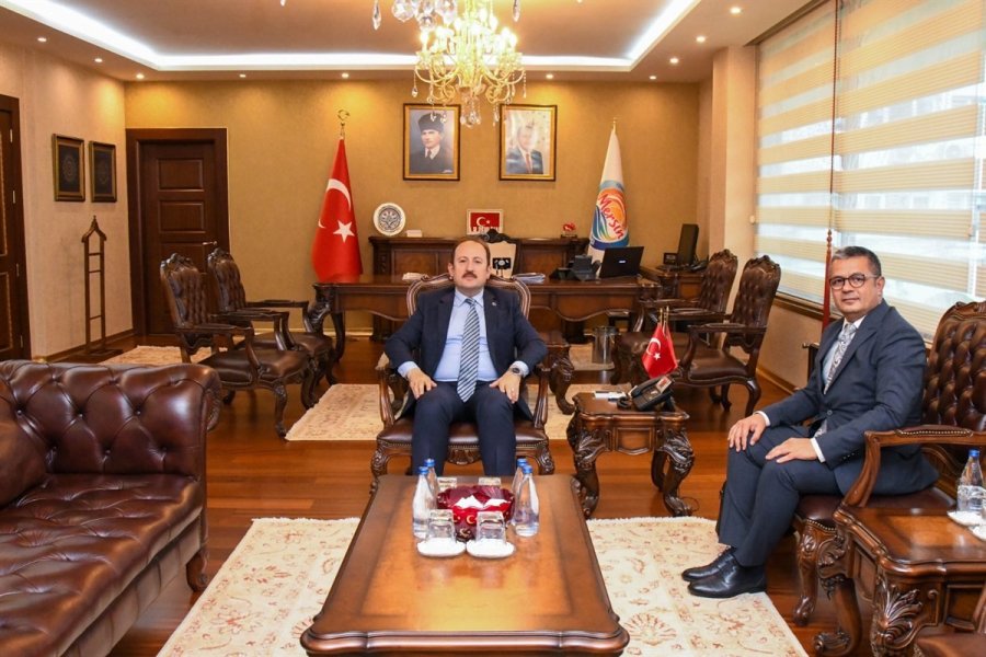 Vali Pehlivan, Mersin’de Devam Eden Altyapı Projelerini Değerlendirildi