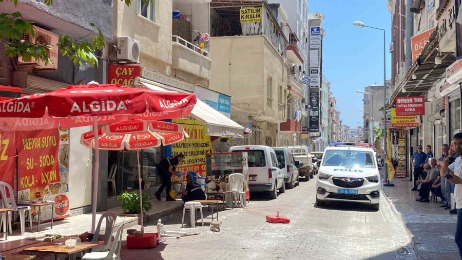 Adliye Karşısında Silahlı Kavga: 1 Yaralı