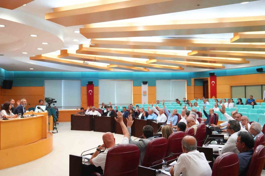 Başkan Bozdoğan Kılıçları Çekti