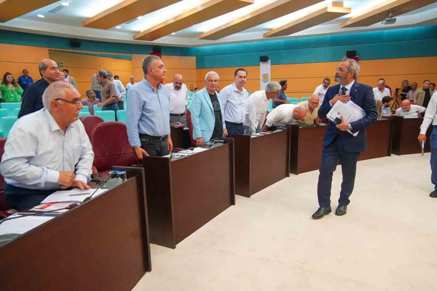 Başkan Bozdoğan Kılıçları Çekti