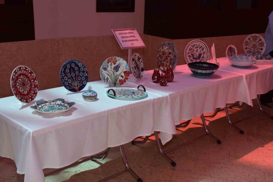 Çini İşlemeciliği Atölyesi Dönem Sonu Sergisi Tüdam’da Açıldı