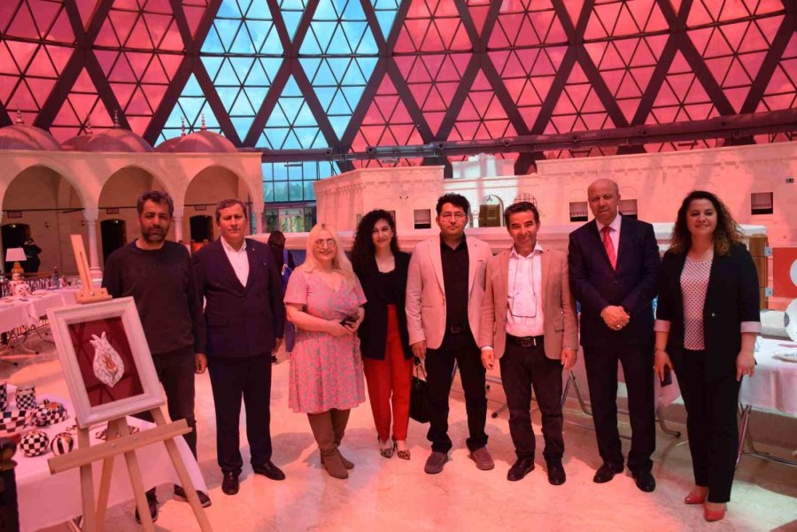 Çini İşlemeciliği Atölyesi Dönem Sonu Sergisi Tüdam’da Açıldı