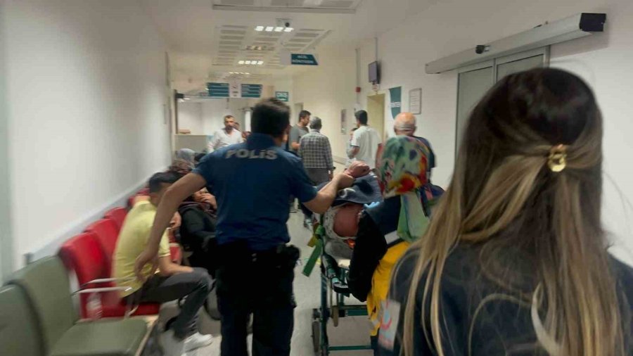 İtfaiyenin Açtığı Şişme Yatak Can Kurtardı