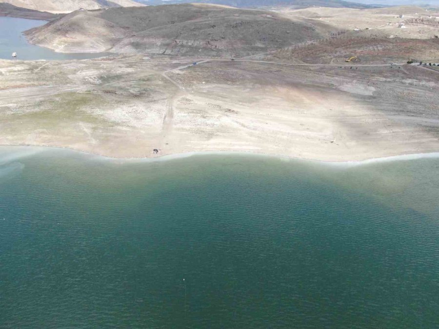 Yağışlar Barajları Doldurdu, Çiftçileri Üzdü