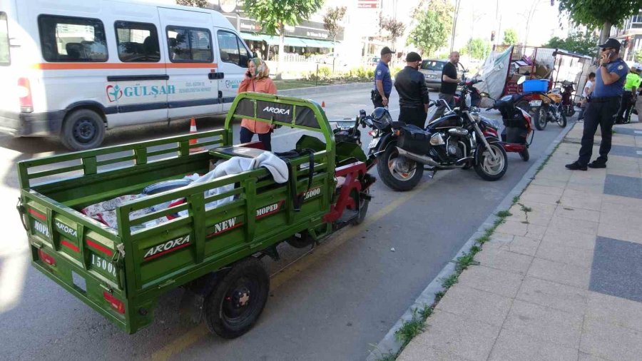 2’si Bebek 8’i Çocuk Tam 16 Kişi Bindi, Minibüs Değil Motosiklet