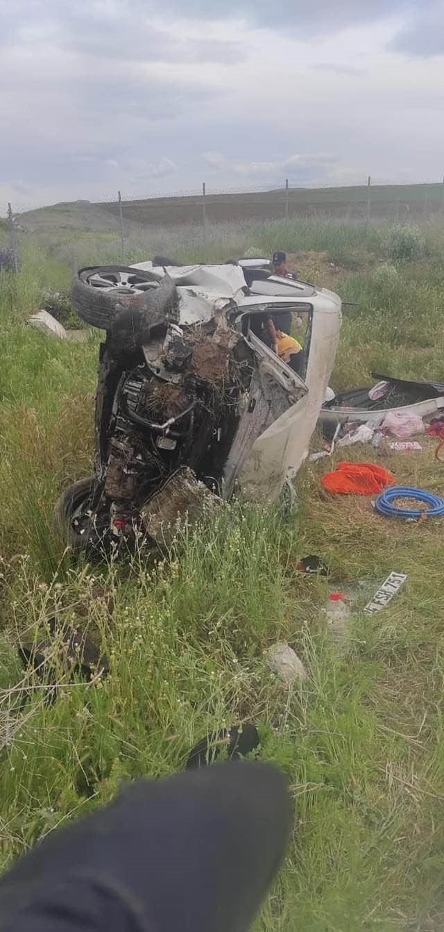 Hafif Ticari Araç Şarampole Düştü: 1 Ağır Yaralı