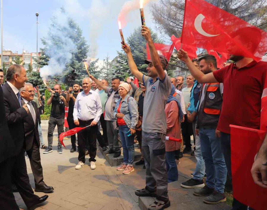 Bakan Özhaseki’ye Büyükşehir’de Coşkulu Karşılama