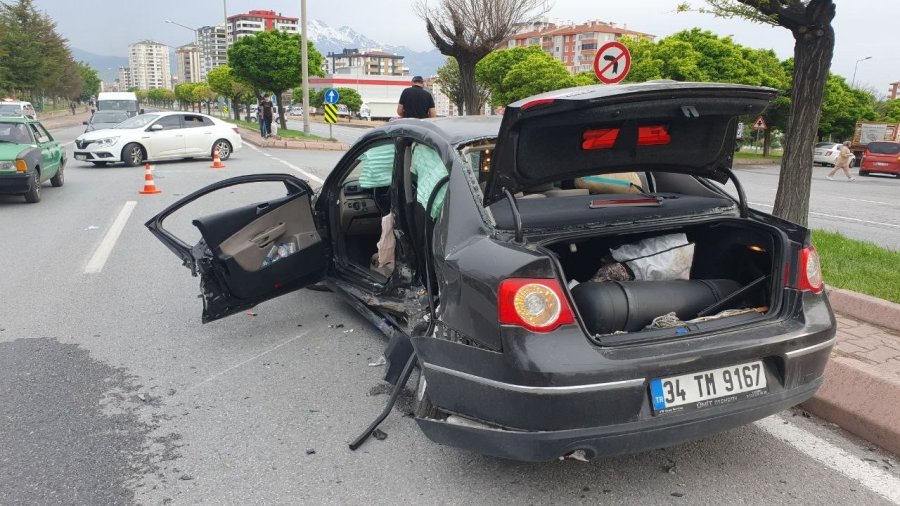 Kayseri’de Trafik Kazası: 3 Yaralı