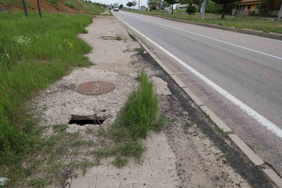 Pınarbaşı Halkı: "yollar Delik Deşik, Kaldırımlar Eğit Bükük"