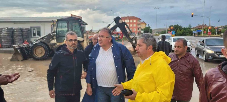 Kayseri’de Sağanak Sele Dönüştü, Bazı İş Ve Evleri Su Bastı