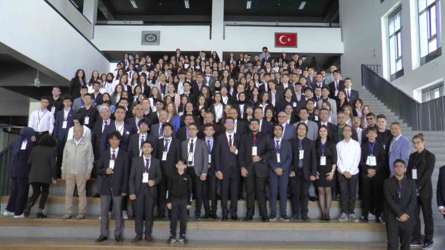 Vali Çiçek Öğrenci Meclisi’nde Gençlere Seslendi: “uyuşturucuyla Mücadelede Sizlerden Yardım İstiyoruz”