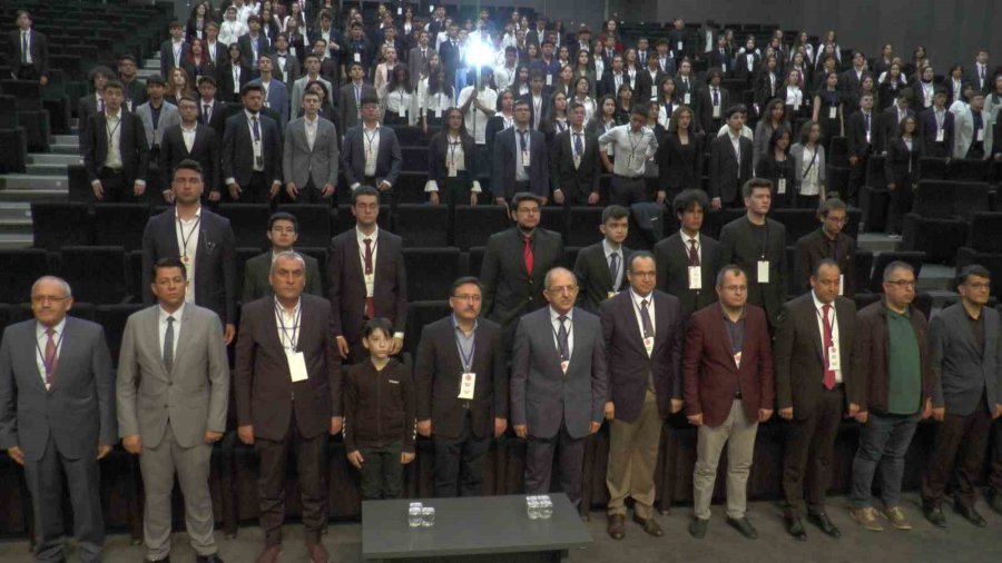 Vali Çiçek Öğrenci Meclisi’nde Gençlere Seslendi: “uyuşturucuyla Mücadelede Sizlerden Yardım İstiyoruz”