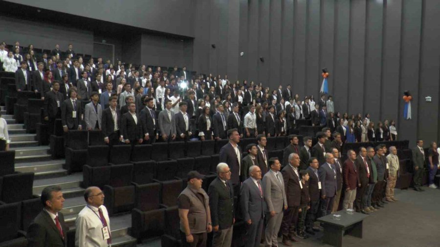 Vali Çiçek Öğrenci Meclisi’nde Gençlere Seslendi: “uyuşturucuyla Mücadelede Sizlerden Yardım İstiyoruz”