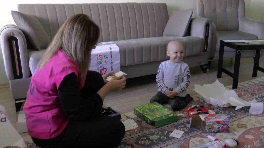 Lösemi Hastası Depremzede Ömer’e Bayram Öncesi Moral Ziyareti