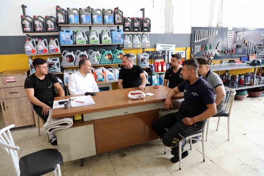 Başkan Özdemir’in Mesaisi Yoğun Geçiyor