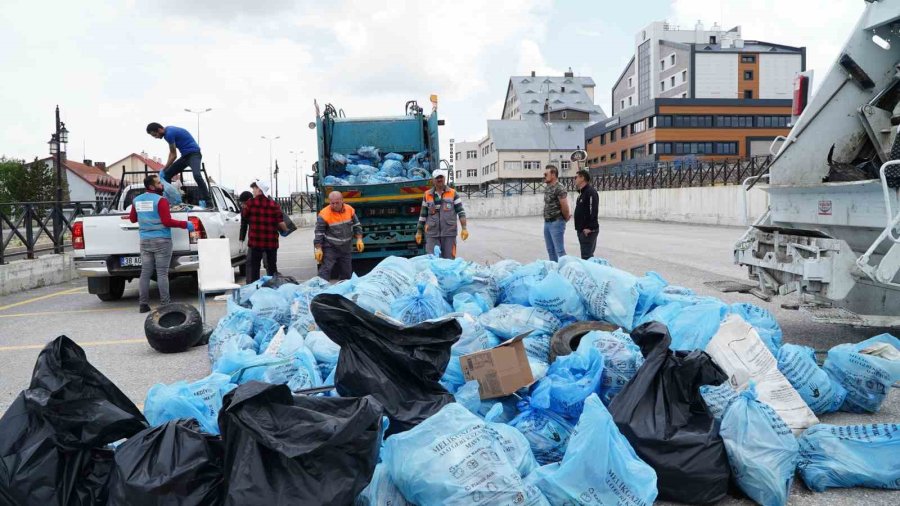 Erciyes’te 5 Ton Çöp Toplandı