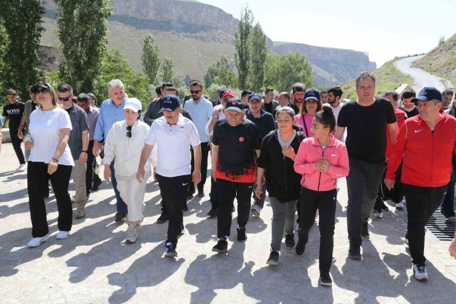 Vali Çiçek Ve Başkan Büyükkılıç’tan Soğanlı’da İnceleme