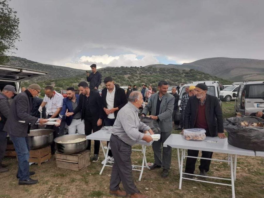 Niğdeliler Şükür Duasına Çıktı