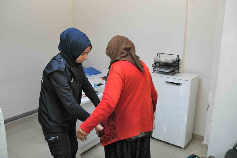 Aksaray Belediyesi Zabıta Ekipleri Dilencilere Yönelik Denetim Yaptı