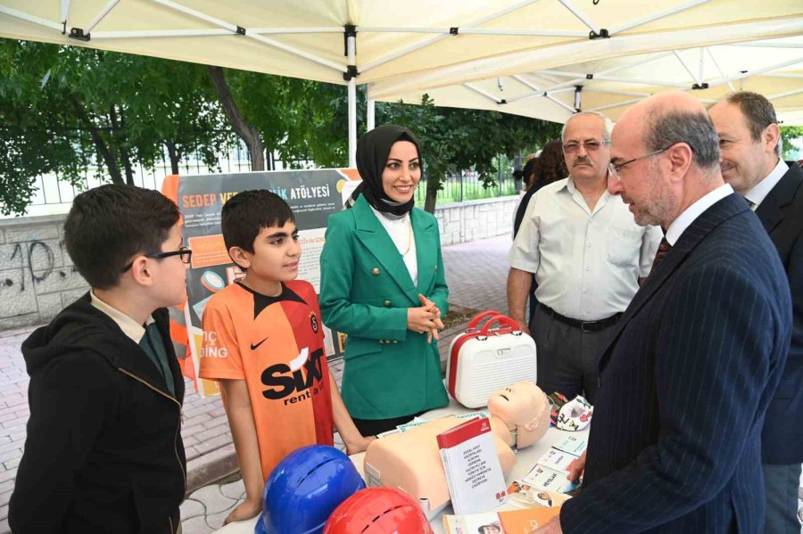 Beyhekim Gelişim Ve Teknoloji Akademisi Yılsonu Sergisiyle Dönemi Kapattı