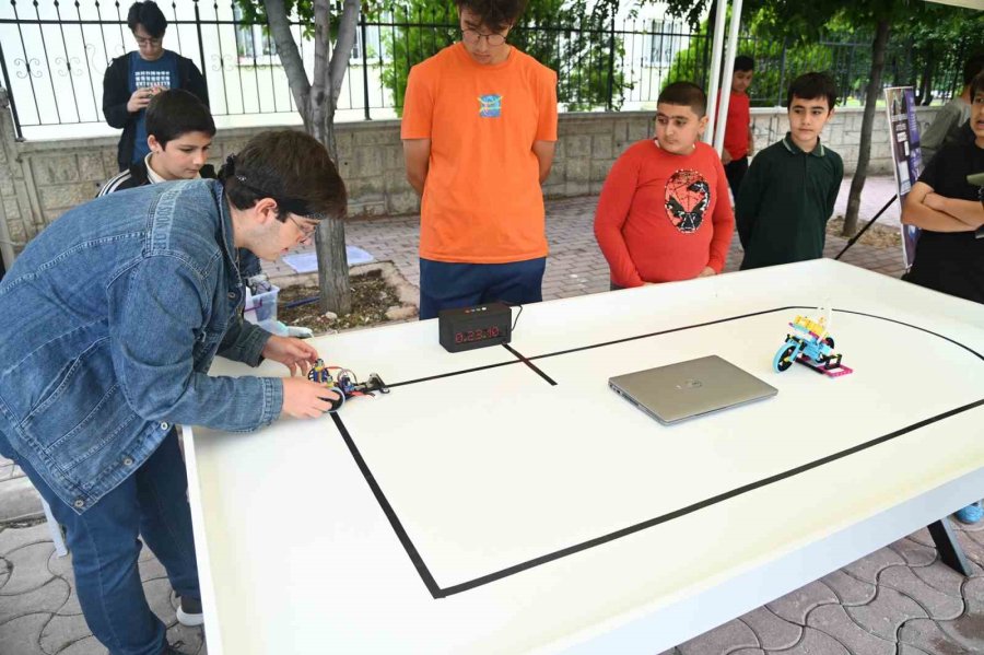 Beyhekim Gelişim Ve Teknoloji Akademisi Yılsonu Sergisiyle Dönemi Kapattı