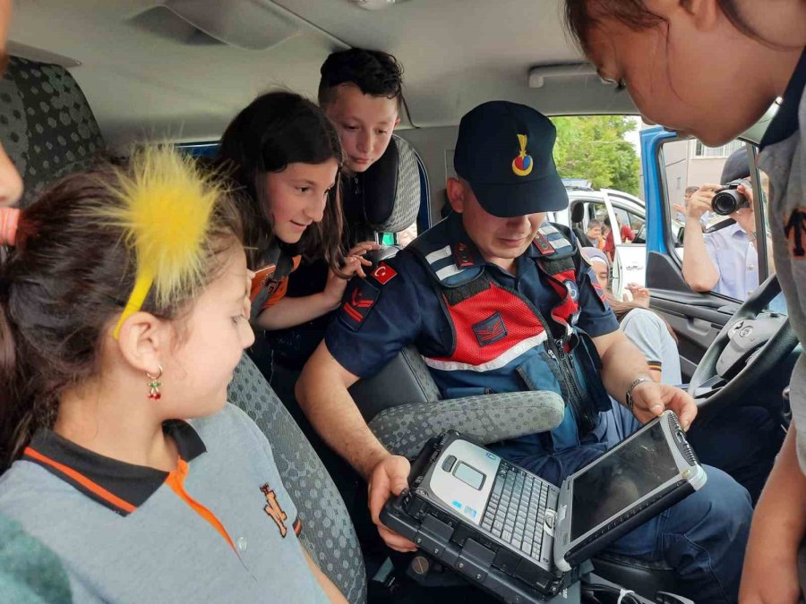 Jandarma 184. Kuruluş Yıl Dönümünde Öğrencilerle Buluştu