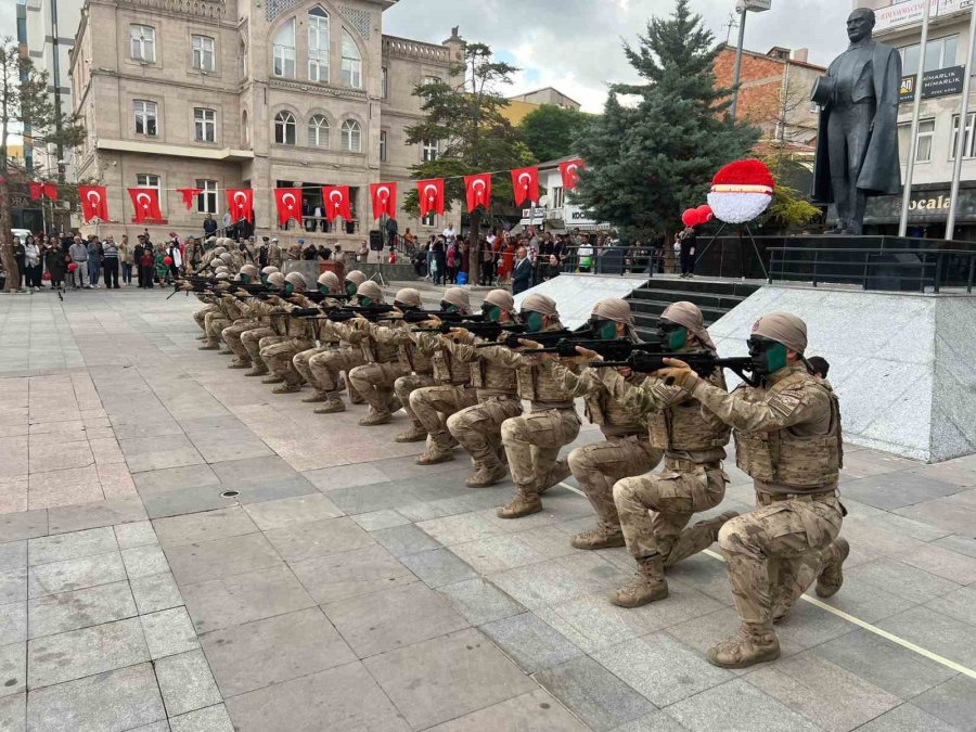 Aksaray’da Komandolardan Gururlandıran Gösteri