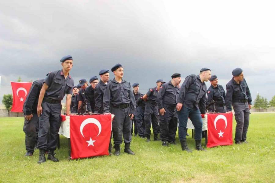 Karaman’da Bir Günlük Askerlik Yapan Engelliler Törenle Yemin Etti