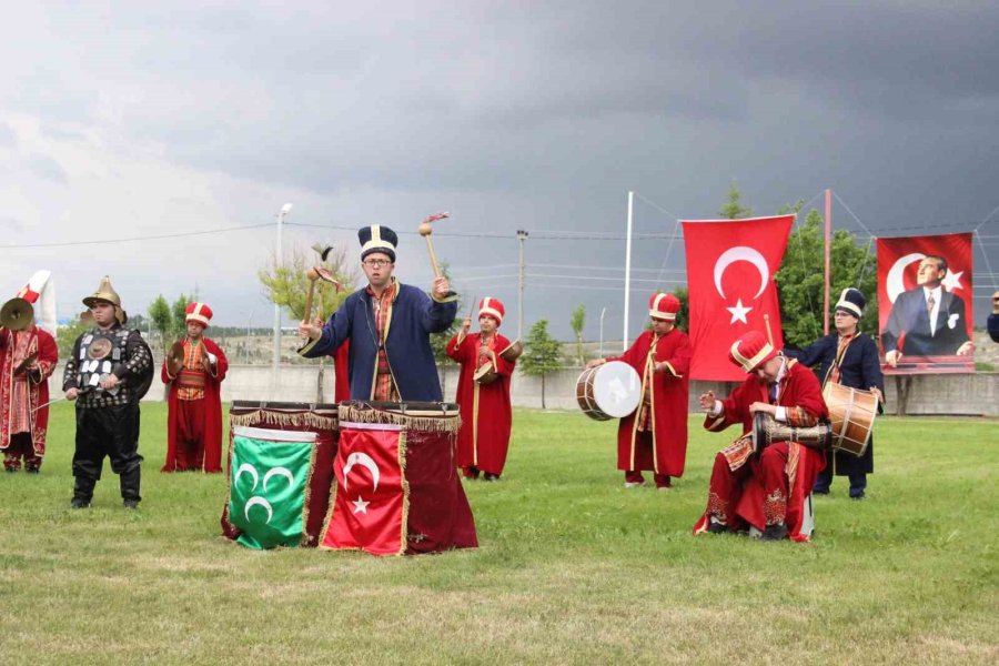 Karaman’da Bir Günlük Askerlik Yapan Engelliler Törenle Yemin Etti