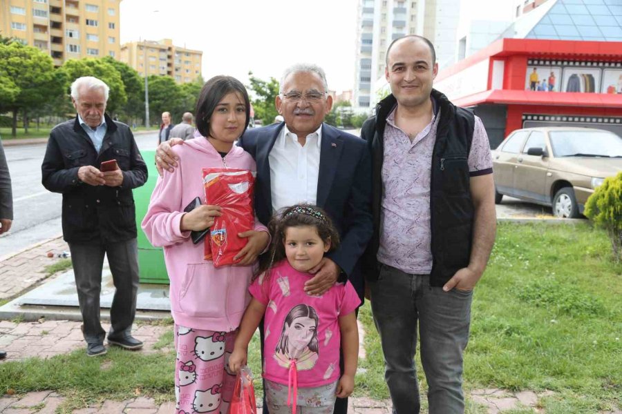 Başkan Büyükkılıç’a Mahalle Ziyaretlerinde Yoğun İlgi