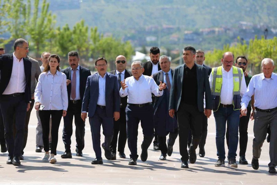 Vali Çiçek Ve Başkan Büyükkılıç, Recep Tayyip Erdoğan Millet Bahçesi’ni İnceledi