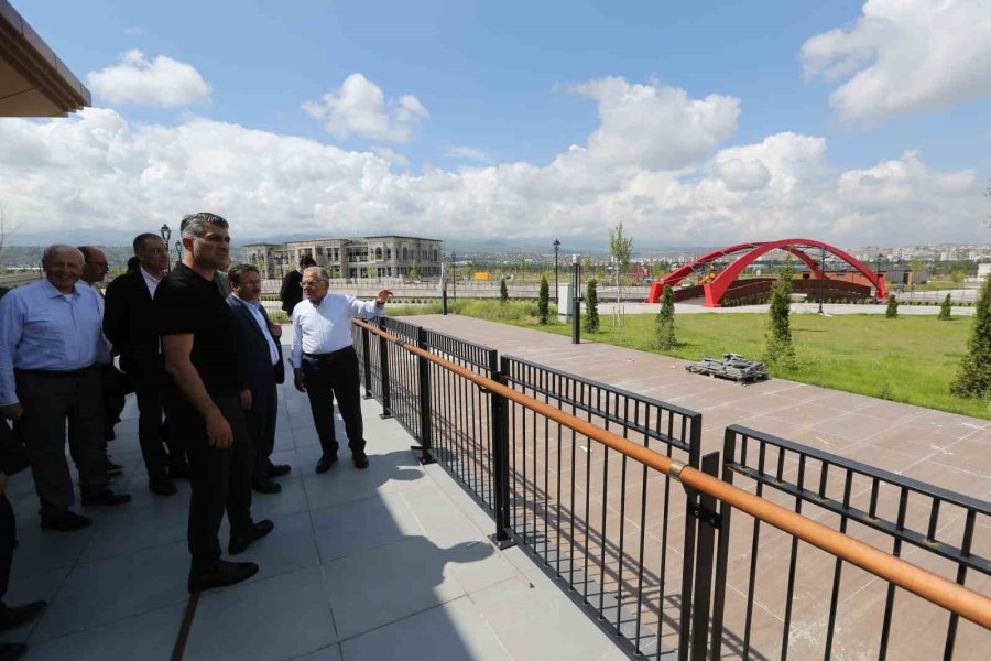 Vali Çiçek Ve Başkan Büyükkılıç, Recep Tayyip Erdoğan Millet Bahçesi’ni İnceledi