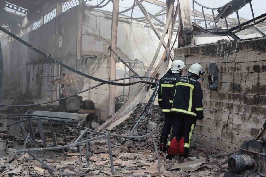 Kayseri’de Fabrika Yangını 1 Saatte Söndürüldü