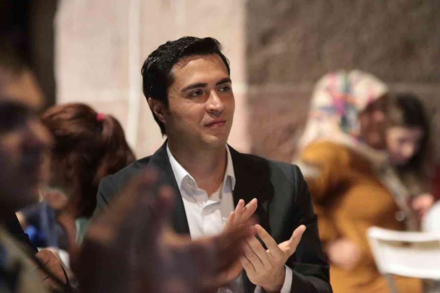 Kaymakam Ve Öğrenciler Çaldı, Engelli Çocuklar Eğlendi