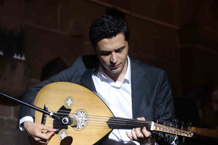 Kaymakam Ve Öğrenciler Çaldı, Engelli Çocuklar Eğlendi