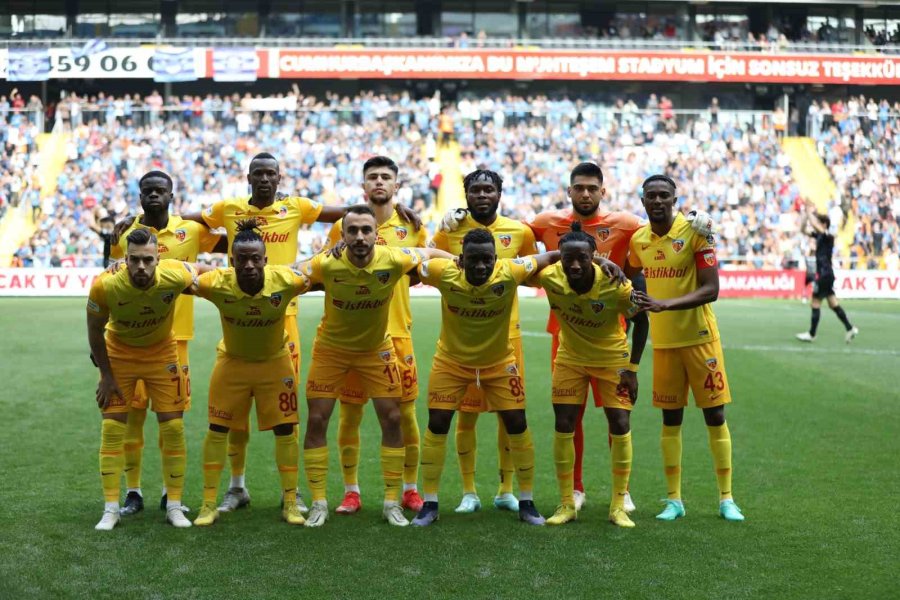Kayserispor’da 11 Ülkeden Futbolcu Forma Giydi