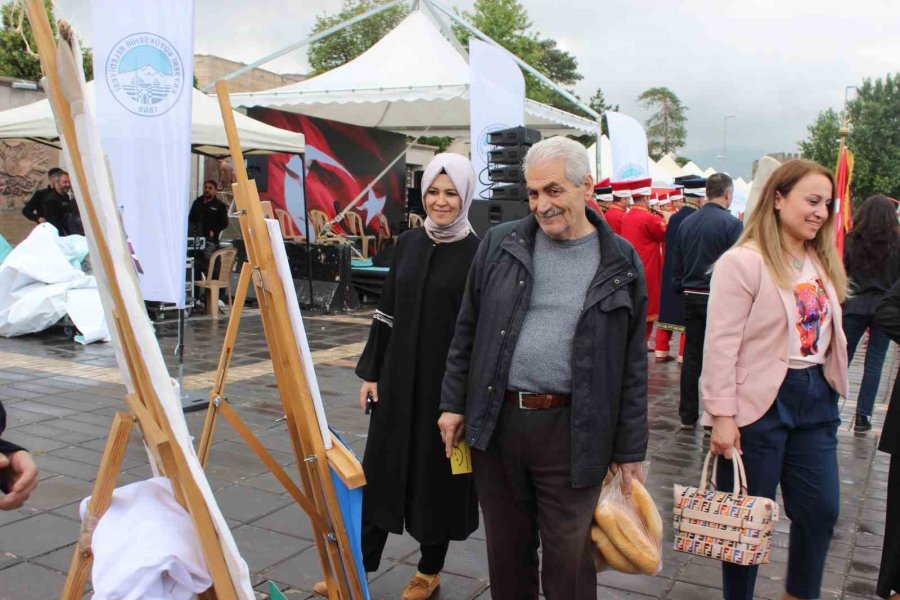 Öğrenciler Erva Yılsonu Etkinliklerinde Yeteneklerini Sergiledi