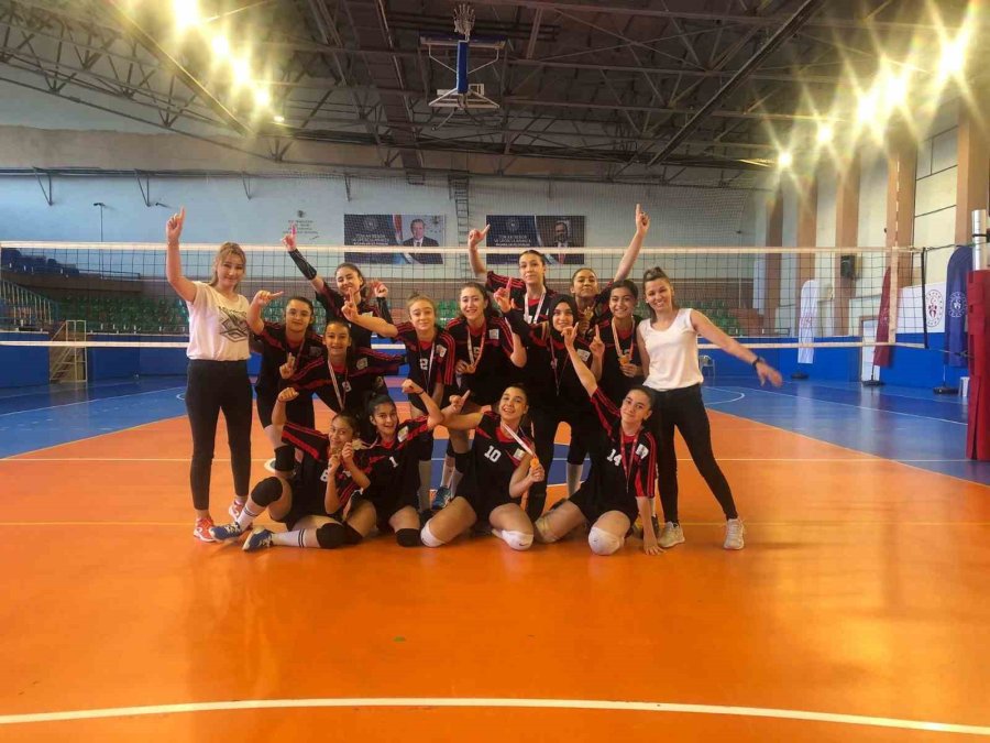 Kayseri Analig Voleybol Takımları Çeyrek Finale Yükseldi
