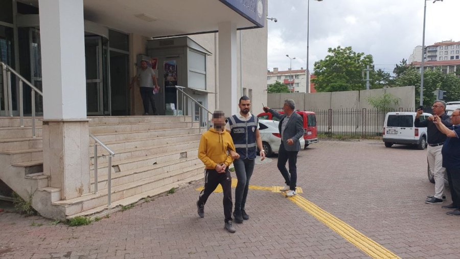 Aranan Şahıslara 40 Ekip Ve 106 Personelle Eş Zamanlı Operasyon