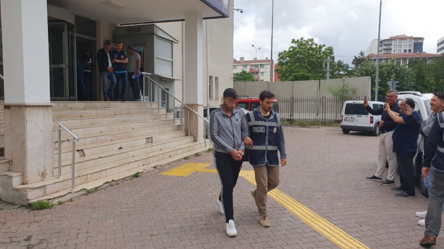 Aranan Şahıslara 40 Ekip Ve 106 Personelle Eş Zamanlı Operasyon