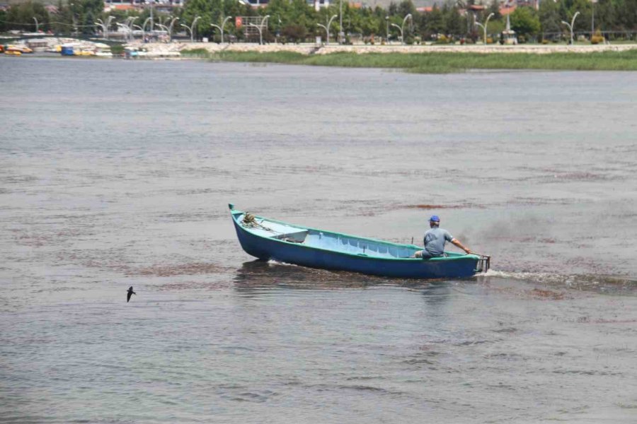 Beyşehir Gölü’nde Balık Avı Sezonunu Açıldı