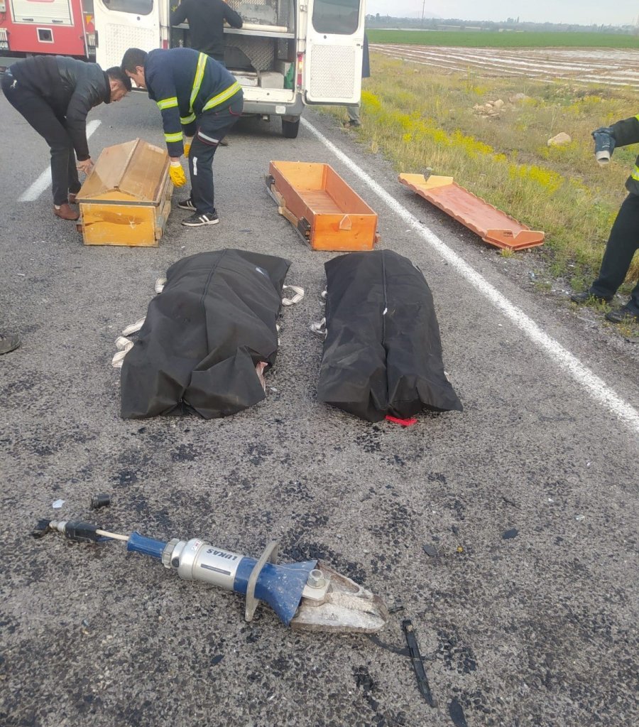 Konya’da Kamyonet İle Minibüs Çarpıştı: 4 Ölü