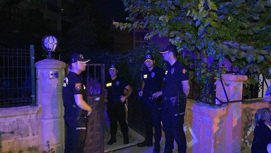 Bahçe Hortumu Almak İçin Çıktığı Tavan Arasında, Kayıp Oğlunu Hortuma Asılı Halde Buldu